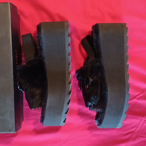 STRANGECULT BLACK SIZE 10 LILY BAT PLATFORMS WITH VELCRO/ELASTIC STRAP FURRY - Picture 9 of 16